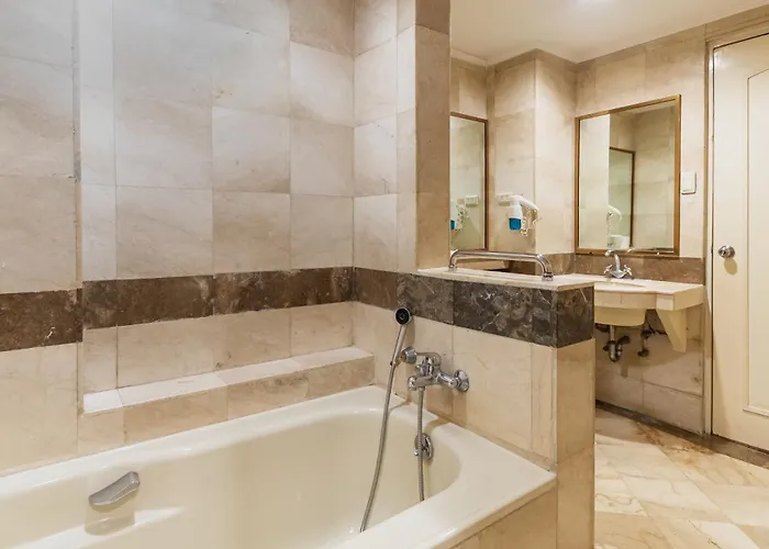 Orchid Garden Hotel 3*